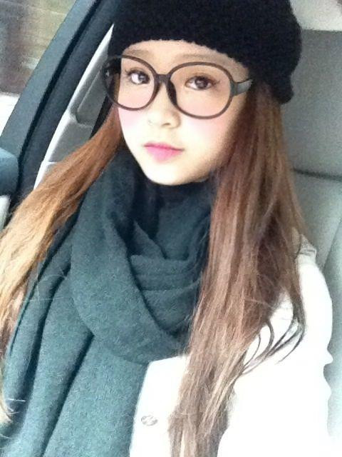 Tuy nhiên, cách đây chưa lâu, trong năm 2014, dân mạng Việt, giới trẻ bất ngờ phát hiện Huyền Baby đã lập gia đình, sinh con đầu lòng và về "ở ẩn", không còn tham gia bất cứ hoạt động nghệ thuật này. Cũng từ đây, những hình ảnh toàn khác của Huyền Baby khiến các fan, những bạn trẻ từng biết đến cô không khỏi ngỡ ngàng.