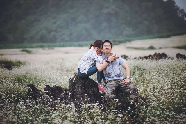 Dù đã cùng nhau đi phượt nhiều lần, nhưng bộ ảnh này mới thực sự ghi lại thật nhiều kỷ niệm, khoảnh khắc đáng yêu, gần gũi và giàu cảm xúc của cặp đôi này.