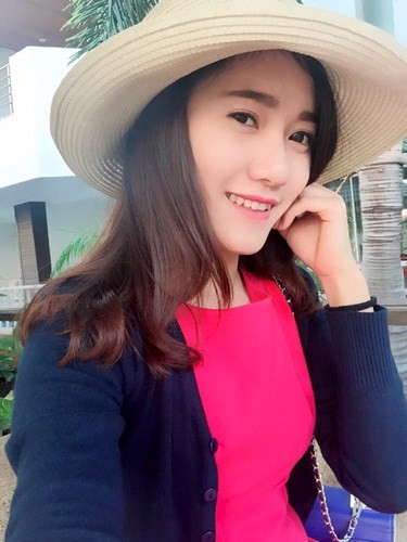 Đang học ngành Kế toán trường Đại học Quốc gia nhưng Kiều Oanh lại có giọng hát được bạn bè khen là hay chẳng kém ca sĩ chuyên nghiệp. Từng chiến thắng tại cuộc thi Tiếng hát thầy và trò thành phố Hà Nội trong những năm học cấp ba, không ai ngờ Kiều Oanh lại là cô nàng mê ca hát nhưng chưa từng được đào tạo bài bản, chuyên nghiệp.