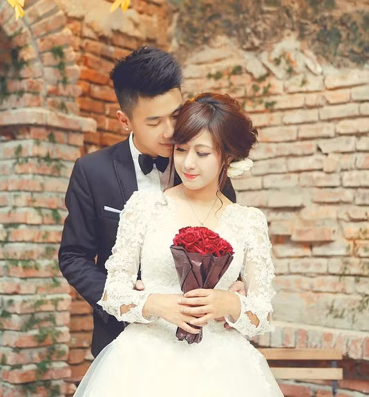 Dù có nhiều khác biệt về tính cách - Trang Lou nghịch ngợm, hoạt bát, Tùng Sơn lại khá nghiêm túc, trầm tính... nhưng nhờ có đam mê dẫn dắt và gắn kết, cặp đôi này vẫn luôn vui vẻ, hợp nhau và luôn tuyệt vời trong mắt các fan.