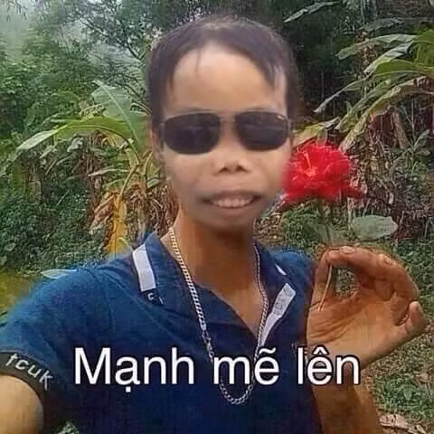 Ban đầu, những thông tin nói về Trần Sơn là một người mắc chứng bệnh lạ nhưng vẫn yêu đời, lạc quan cũng khiến không ít người bỏ qua vẻ ngoài xấu xí của anh mà coi đó như một tấm gương. Tuy nhiên, càng về sau, câu chuyện đại gia Trần Sơn lại có nhiều chi tiết bị dân mạng phanh phui là lừa đảo, lố bịch.