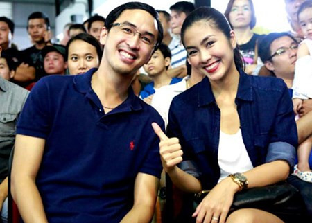 Tăng Thanh Hà là một trong những ngọc nữ của showbiz Việt lấy chồng giàu sang và có ngoại hình khá xứng đôi với cô. Là một trong diễn viên hàng đầu làng phim Việt, Hà Tăng bén duyên và lấy Louis Nguyễn, con trai thứ 2 của gia đình đình giàu có Jonathan Hạnh Nguyễn.