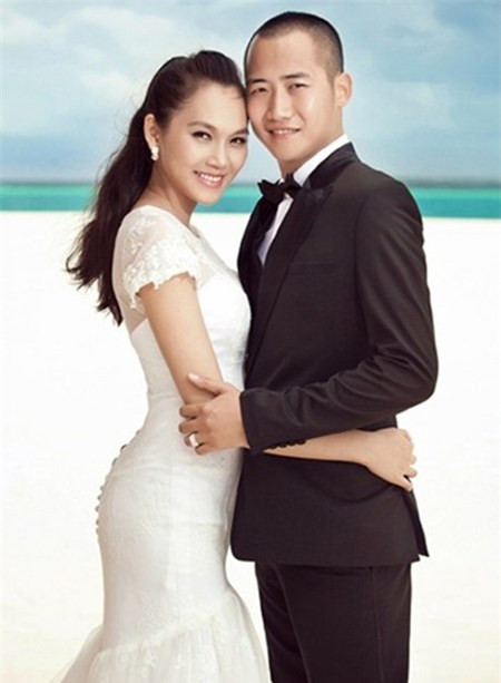 Phạm Ngọc Thạch là một siêu mẫu miền Tây khá đình đám, nổi tiếng nhờ vẻ đẹp ngoại hình và “sạch” scandal. Cô kết hôn với đại gia Dương Kon – một tay chơi siêu xe khá có tiếng tại Hà thành.