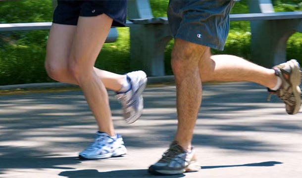 Những người chăm chỉ chạy bộ mỗi ngày sống lâu hơn những người lười vận động khoảng 6 năm.