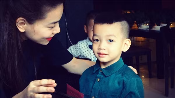 Hà Hồ hiện tại đang hạnh phúc hơn bao giờ hết bên cạnh "người đàn ông quan trọng nhất cuộc đời".