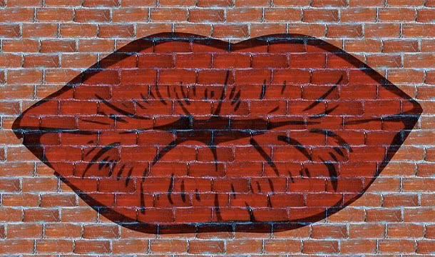 Tiếp nối lần trước, một trong những khám phá độc lạ về cuộc sống là nụ hôn. Bạn có biết một người trung bình sẽ dành khoảng 2 tuần trong cuộc đời để hôn. Tác dụng của nụ hôn cũng rất lớn, chống trầm cảm, làm đẹp, nâng cao chất lượng cuộc sống...