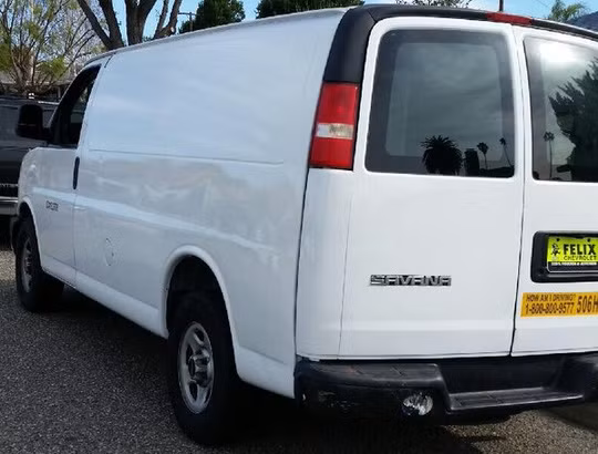 Bọn chúng đã sống ở trong xe sau khi vượt ngục thành công. Ảnh: Twitter