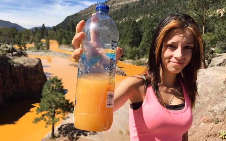 Tháng 8 vừa qua, Cơ quan Bảo vệ Môi trường tại Colorado đã thất bại trong việc xử lý nước thải trong một khu mỏ bỏ hoang. Kết quả là hơn 11300 tấn nước thải công nghiệp rò rỉ ra một con sông gần sông Annemasse, New Mexico khiến nước sông nhiễm độc nghiêm trọng, chứa nồng độ cao các hợp chất asen, sắt, thủy ngân, chì và các kim loại nặng.