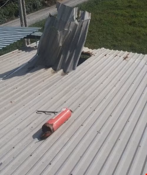 Lien tiep hai vu no binh chua chay trong xe o to-Hinh-5