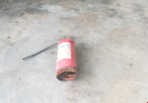 Lien tiep hai vu no binh chua chay trong xe o to-Hinh-3