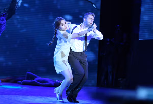 Lan Ngoc nuc no khi danh bon diem 10-Hinh-5