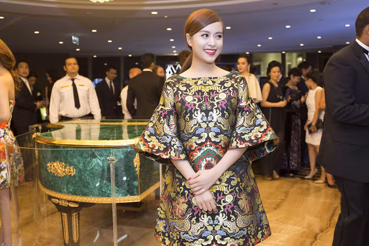 Ngay sau đó, giọng ca "Rơi" tiếp tục thực hiện dự án âm nhạc còn dang dở để kịp ra mắt người hâm mộ.