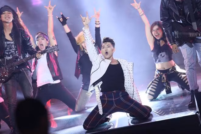 Vang Son Tung MTP Giang Hong Ngoc dan dau tai The Remix-Hinh-4