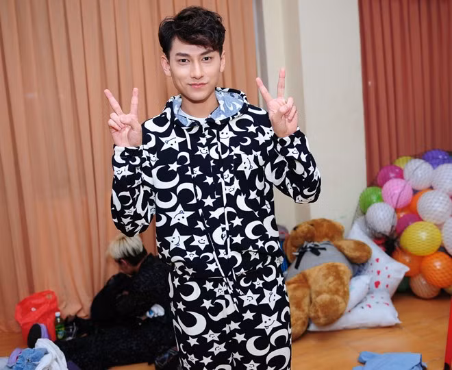 The Remix: Isaac bat ngo but pha, vuot mat Son Tung MTP