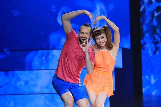 Khả năng khiêu vũ của Lan Ngọc qua từng đêm thi có sự tiến bộ rõ rệt. Bên cạnh đó, cô cũng là thí sinh duy nhất từng dành được số điểm tuyệt đối qua 9 đêm thi.