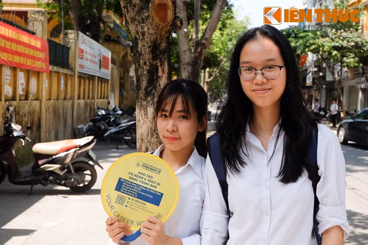 Giữ tâm lý thoải mái, tự tin và vui vẻ là cách mà các cô bạn vượt qua áp lực của kỳ thi cam go năm nay.