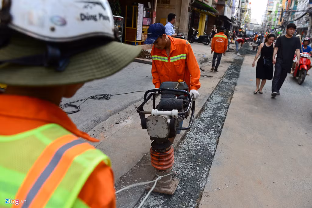 Anh: Pho di bo Bui Vien truoc ngay duoc thay “ao moi“