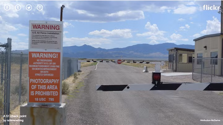 Khu vực 51, Mỹ: Sự tồn tại của cơ sở bí mật hàng đầu này chỉ chính thức được chính phủ Hoa Kỳ xác nhận năm 2013. Theo các tài liệu được giải mã, Khu vực 51 là căn cứ Không quân Hoa Kỳ, nơi các máy bay thế hệ tiếp theo đang được phát triển và thử nghiệm.