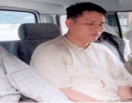 Nguyễn Chiến Thắng còn gọi là Thắng "béo", Thắng "hường" (42 tuổi, quê ở Nam Ðàn, Nghệ An) sinh ra trong một gia đình nổi tiếng về buôn bán ma túy. Hắn nổi tiếng vì buôn bán ma túy qua nhiều nước và bị Interpol truy nã. Năm 2006, lúc bị bắt, các đối tượng trong đường dây của Thắng đã vận chuyển, mua bán trái phép 144 bánh hêrôin và vận chuyển trái phép 80.000USD qua biên giới.