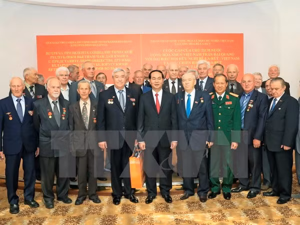 Chu tich nuoc bat dau chuyen tham chinh thuc Belarus-Hinh-2