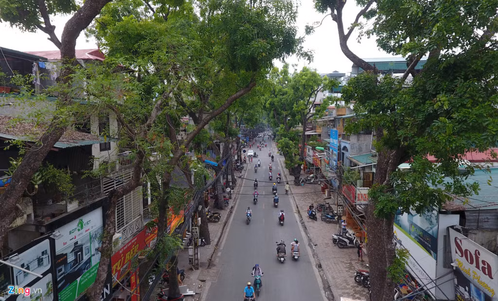 Đơn vị thi công sẽ phải giải tỏa "trắng" nhà dân nằm ở phía bắc đường Đê La Thành đoạn Láng Hạ - Voi Phục để xây dựng hạ tầng kỹ thuật - cây xanh - bãi đỗ xe.