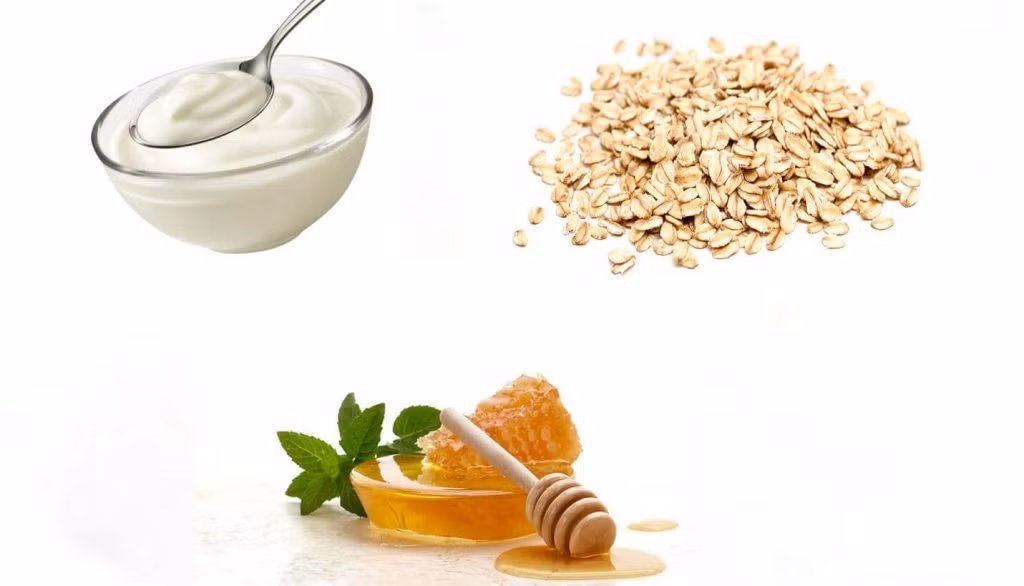 Để thực hiện mặt nạ dưỡng ẩm, giúp da rạng rỡ, bạn cần chuẩn bị những nguyên liệu sau: 2 thìa bột yến mạch, 1 thìa mật ong, 1 thìa dầu oliu, 2 thìa sữa chua không đường. Ảnh: xachtaynhat.