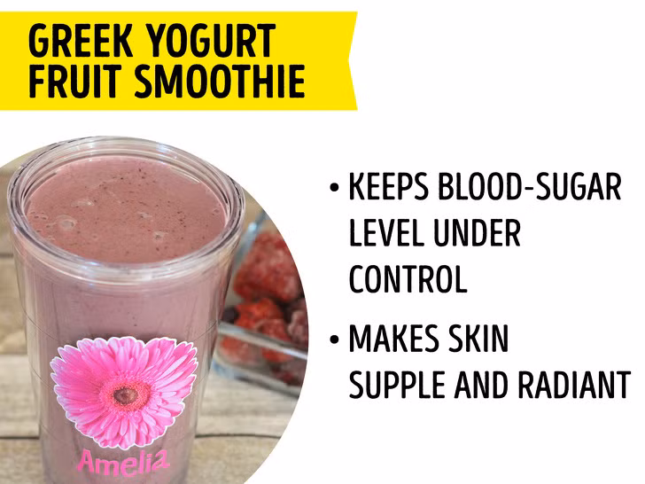 Sữa chua Hy Lạp với trái cây như chuối và quả mọng chính là loại đồ uống bổ dưỡng có tác dụng làm chậm quá trình lão hóa, giúp cho làn da của bạn dẻo dai và rạng rỡ.