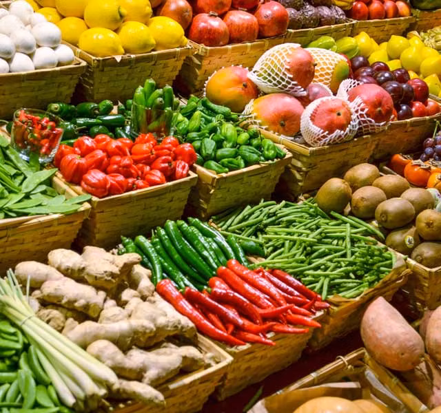 Các loại rau xanh cũng đóng vai trò điều tiết trong trường hợp bạn tiêu thụ quá nhiều thịt đỏ - xu hướng dẫn tới sự phát triển của tế bào ung thư. Ảnh: henryford.