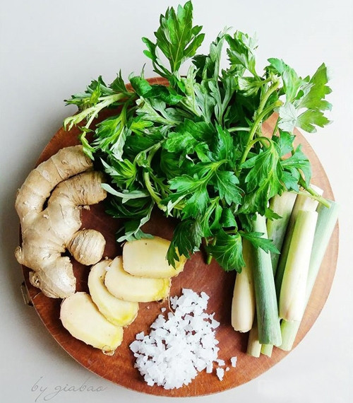 Với cơm dừa, bạn xay nhuyễn rồi sao vàng. Ảnh: viemnamphukhoa.