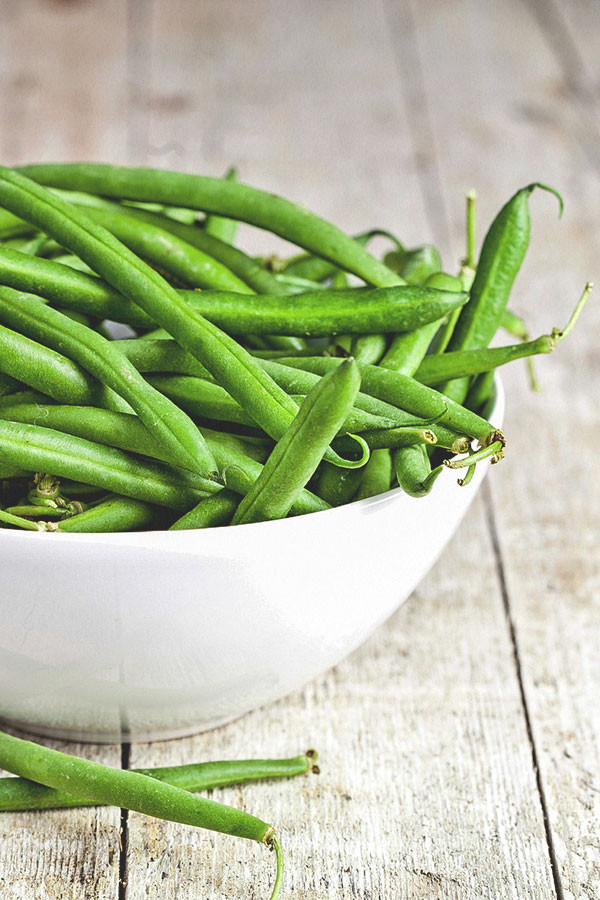 Đậu cô ve là một nguồn vitamin C tuyệt vời. Đây là một chất chống oxy hóa hòa tan trong nước giúp hỗ trợ hệ thống miễn dịch và chống lại các gốc tự do gây ra các bệnh mãn tính như ung thư, bệnh tim mạch,...