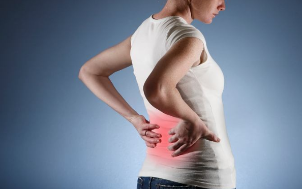 Nếu bạn bị đau lưng không rõ nguyên nhân, thường xuyên và kéo dài thì bạn cũng cần đặc biệt chú ý. Ảnh: tamminhduong.