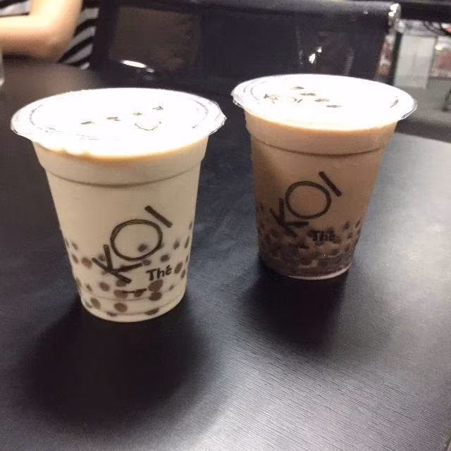 Dù có thèm như thế nào chăng nữa thì bạn cũng không nên nạp thêm trà sữa sau khi đã ăn no. Ảnh: foodpanda.