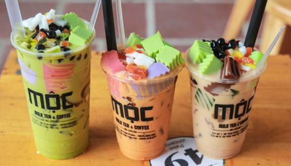 Những loại topping ít calo gồm jelly hoặc trân châu trắng trong khi trân châu đen, thạch phô mai,...là những loại topping có lượng calo cao bạn nên hạn chế. Ảnh: foody.