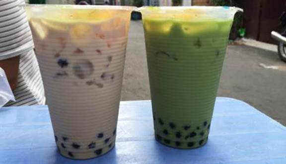 Bạn cũng không nên uống trà sữa khi đói để tránh bị chứng trào ngược, không tốt cho sức khỏe. Ảnh: foody.