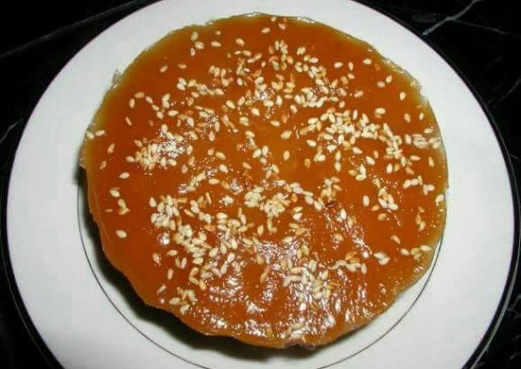 Không những là một món ngon ngày Tết miền Trung, bánh tổ còn là biểu tượng cho sự yêu thương và gắn kết mà các thành viên trong gia đình dành cho nhau. Ảnh: cpcdn.