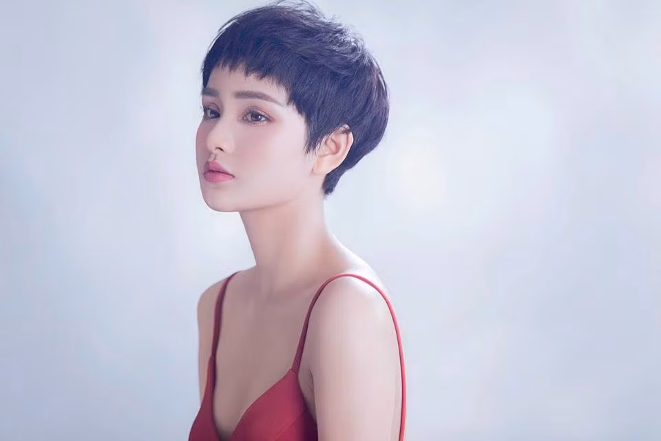Hiền Hồ đẹp quyến rũ với mái tóc ngắn rất cá tính. Ảnh: yan.