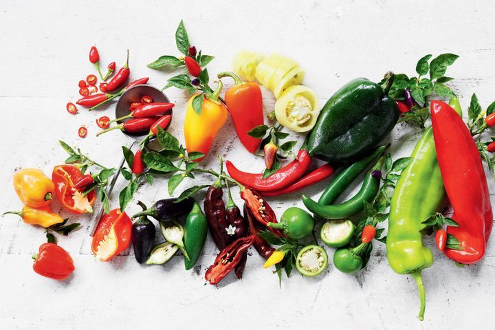 Bên cạnh đó, ớt cũng có tác dụng giảm cân. Ảnh: taste.