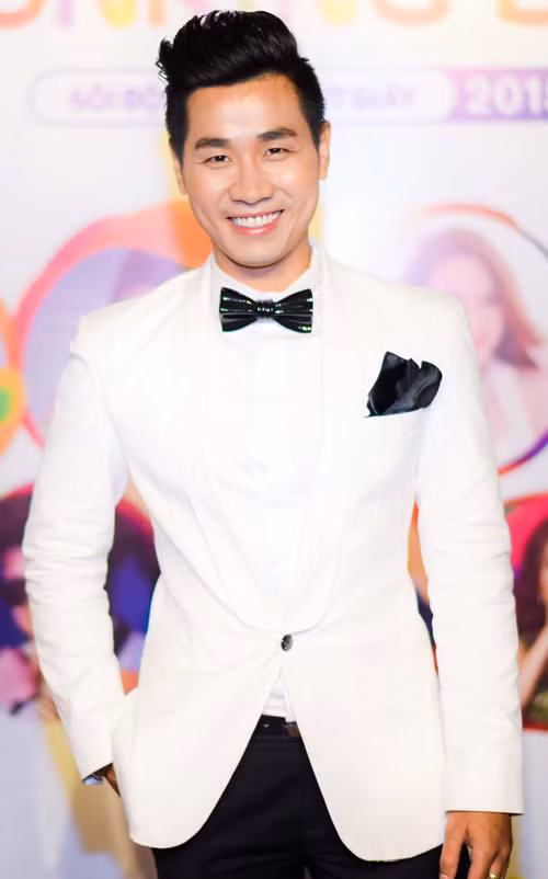 Trước đây, người hâm mộ ấn tượng với Nguyên Khang không chỉ bởi tài năng mà còn bởi đôi mắt một mí "thương hiệu" của anh chàng. Ảnh: yan.