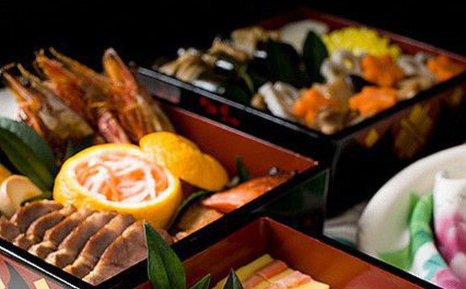Ngày xưa, Osechi chỉ có một vài món, nhưng Osechi ngày nay có tới vài chục món khác nhau, thể hiện một cuộc sống viên mãn trong năm mới. Ảnh: sohacdn.