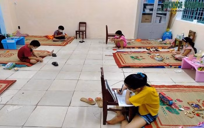 Để giúp các cháu yên tâm thực hiện cách ly, các cơ quan đơn vị luôn dành những sự quan tâm đặc biệt. Bên cạnh trao tặng, hỗ trợ các đồng dùng, đồ ăn thức uống, chúng tôi cũng bố trí các loại sách truyện cho các em đọc giải trí. Ngoài ra, Thị đoàn Hương Trà sẽ tổ chức một cuộc thi vẽ tranh, giúp các em có thêm những hoạt động ý nghĩa, bổ ích trong những ngày cách ly”, Thiếu tá Lê Văn Trung chia sẻ.