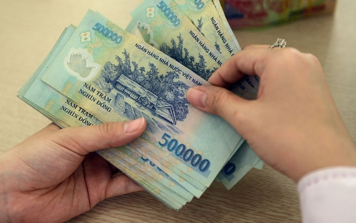 Phản ánh với truyền thông, anh Trung cho biết ngày 2/7/2014 bản thân mua chiếc điện thoại iPhone 5S của FPT Shop giá trị 16,689 triệu đồng. Sau một thời gian sử dụng, chiếc điện thoại gặp sự cố máy bị đen màn hình, không hiển thị, trong khi máy vẫn hoạt động bình thường, phải để vài chục phút mới mở lên được. (Ảnh minh họa).