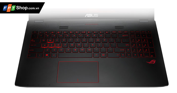 Hôm sau, 17/5/2016, anh T. mang chiếc máy tính xách tay quay lại cửa hàng FPT Shop để tìm hiểu lý do. Tại đây, vị khách được quản lý cửa hàng cho biết: "Sản phẩm này theo như các website khác thì đúng là Full HD nhưng khi download Driver từ trang chủ ASUS về thì chất lượng chỉ được hỗ trợ HD mà thôi, vẫn chưa biết là có được Full HD hay không". Đại diện cửa hàng cũng thừa nhận sản phẩm không đúng như nội dung quảng cáo trên Website. (Ảnh minh họa).