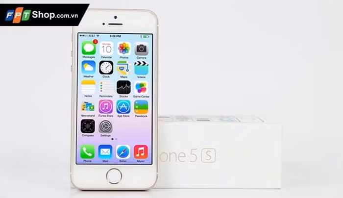 Năm 2015, sự việc anh Huỳnh Văn Quang Trung (TP.HCM) tố FPT Shop cố tình “hẹn lần, hẹn lượt” khi đem điện thoại bảo hành cũng từng khiến dư luận xôn xao. (Ảnh minh họa).