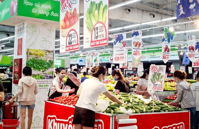 Các mặt hàng được người dân ưu tiên lựa chọn chủ yếu là rau củ, thịt, đồ ăn nhanh.