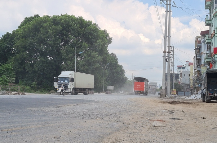 Thông tin về dự án này rất “bí ẩn”, PV báo Tri thức và Cuộc sống đã đến liên hệ đặt lịch làm việc với UBND huyện Thường Tín, Ban quản lý dự án đầu tư xây dựng huyện Thường Tín, nhưng đến nay (30/9) vẫn chưa thấy hồi âm.