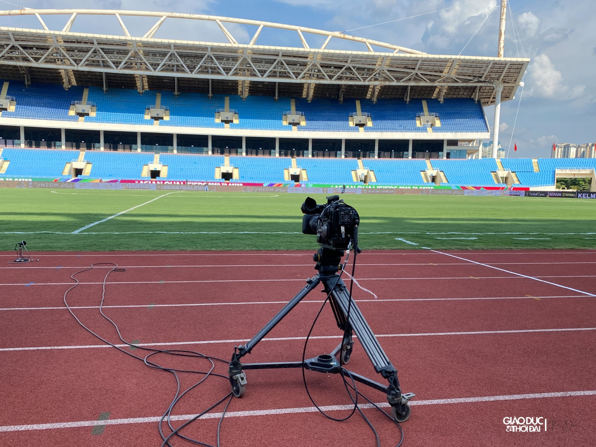 Để thực hiện ghi hình trận đấu này, có tới gần 20 máy quay được lắp đặt tại các vị trí khác nhau để phục vụ cho VAR.