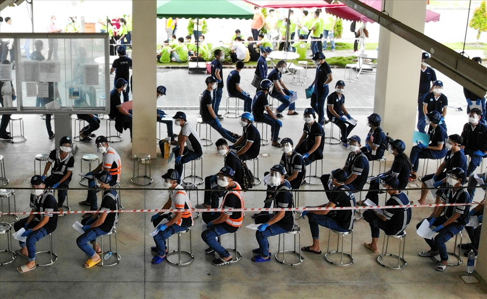 “Ung xu moi” nguoi da tiem vac xin COVID-19: Co hoi doanh nghiep but pha?-Hinh-2