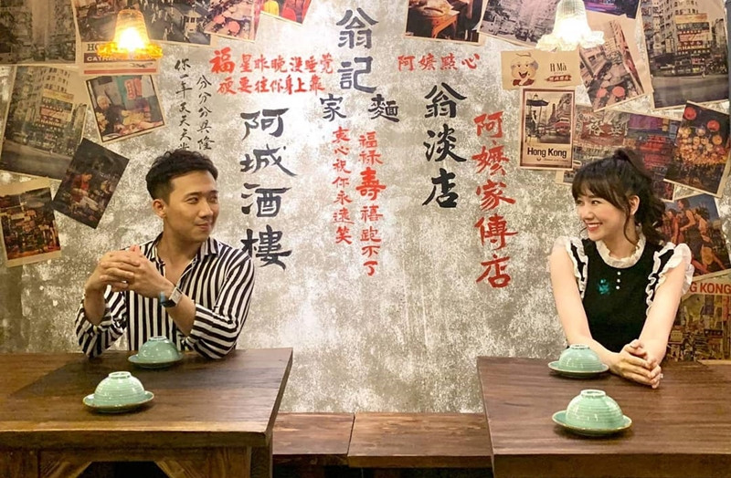 Ngoài ra, quán còn được thiết kế theo phong cách Hồng Kông cổ điển vô cùng đẹp.