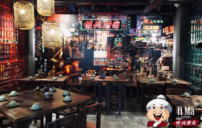 Không gian của A Mà Kitchen khá rộng rãi được chia thành 3 tầng lầu, với tổng diện tích 340m2.