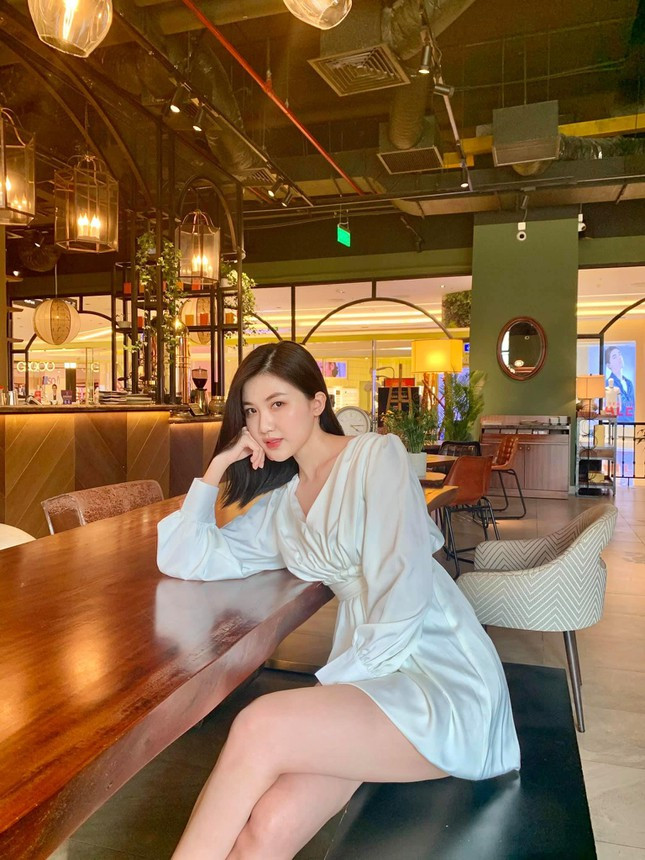 Nhan sac doi thuc cua dan my nhan phim truyen hinh gio vang VTV-Hinh-10